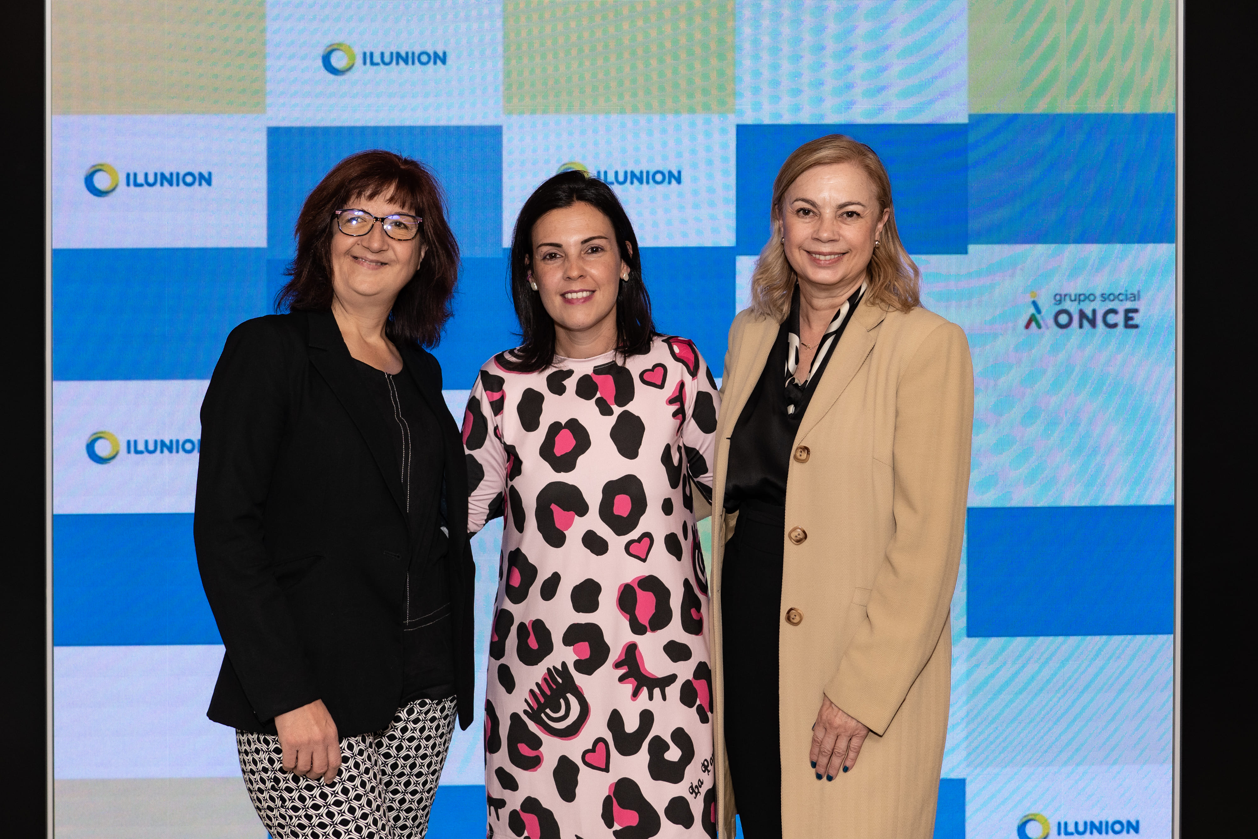 Imagen de Alicia Sobrino, técnico experta en Selección y Atracción de Talento; Cristina Campo, responsable de Alianzas de Fundación Santa María la Real; y Susana Moreno, jefa de Diversidad y Marca Empleadora de ILUNION