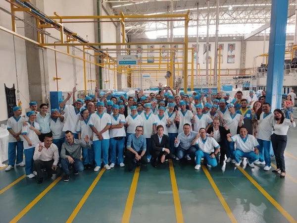 Foto de familia de ILUNION Lavanderías en Medellín