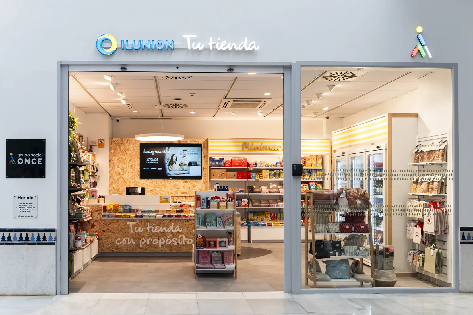 Fotografía de una de las tiendas de ILUNION Retail
