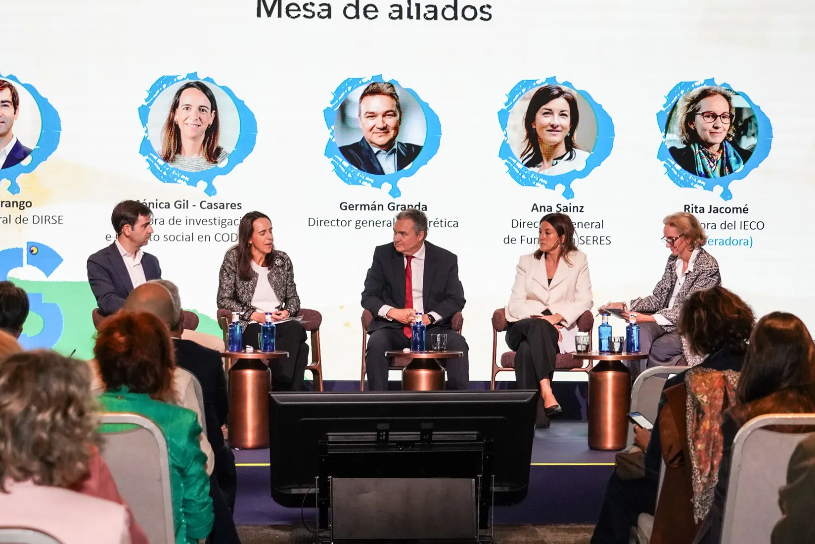 Fotografía de la mesa de aliados con todos los intervinientes