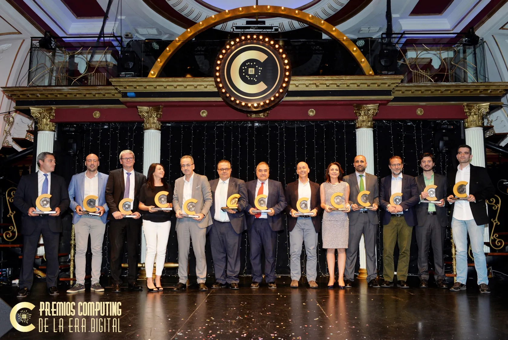 Foto de familia de los galardonados en los III Premios Computing
