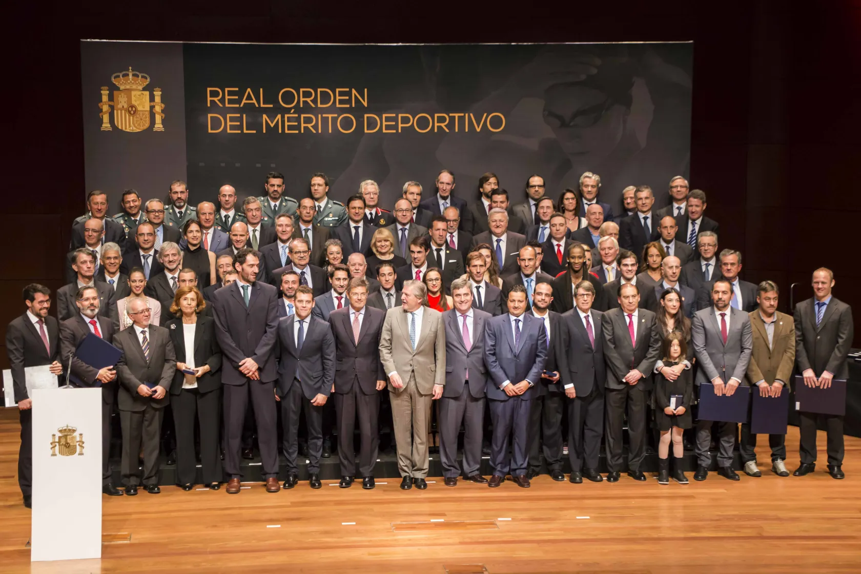 Foto de familia de la entrega de medallas de la Real Orden al Mérito Deportivo 