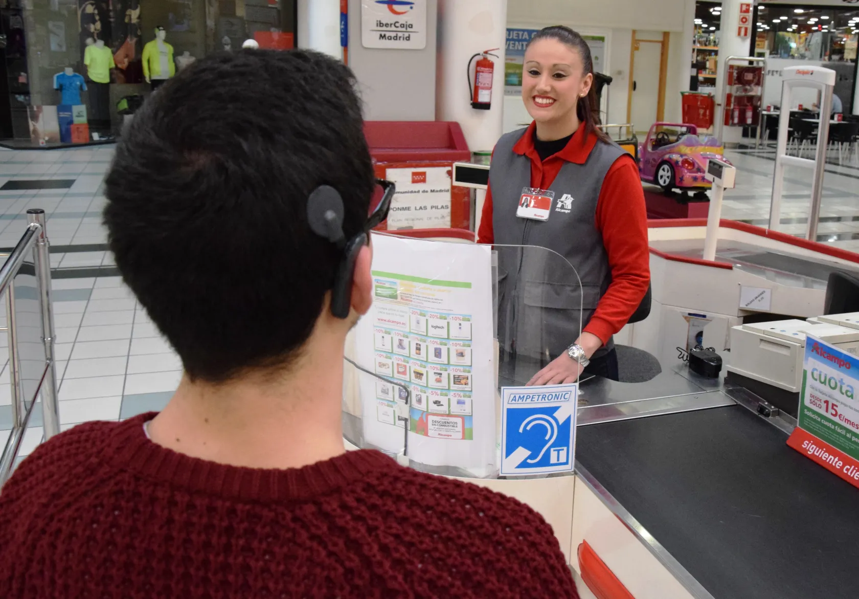 Caja de Alcampo con instalación para bucle magnético
