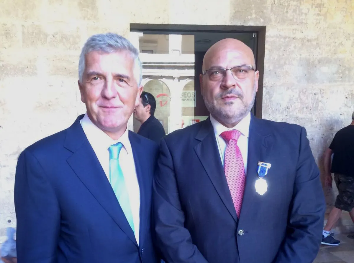 Fotografía, en la que aparecen, de izquierda a derecha, el delegado de la ONCE en la Comunidad Valenciana. José Manuel Pichel, y el gerente de ILUNION Seguridad en Valencia, Alicante, Murcia y Baleares, Javier Darío Mercado Sanchez