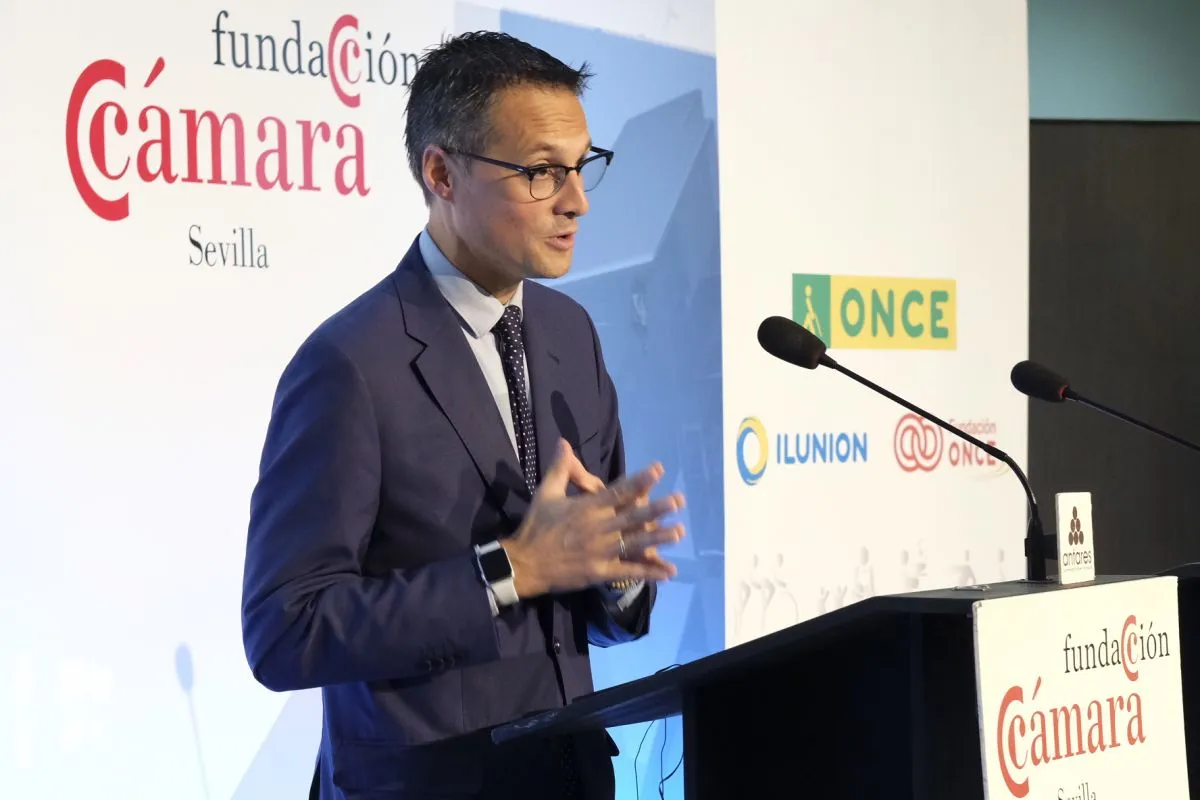 Fernando Riaño durante la intervención en la Fundación Cámara de Comercio de Sevilla