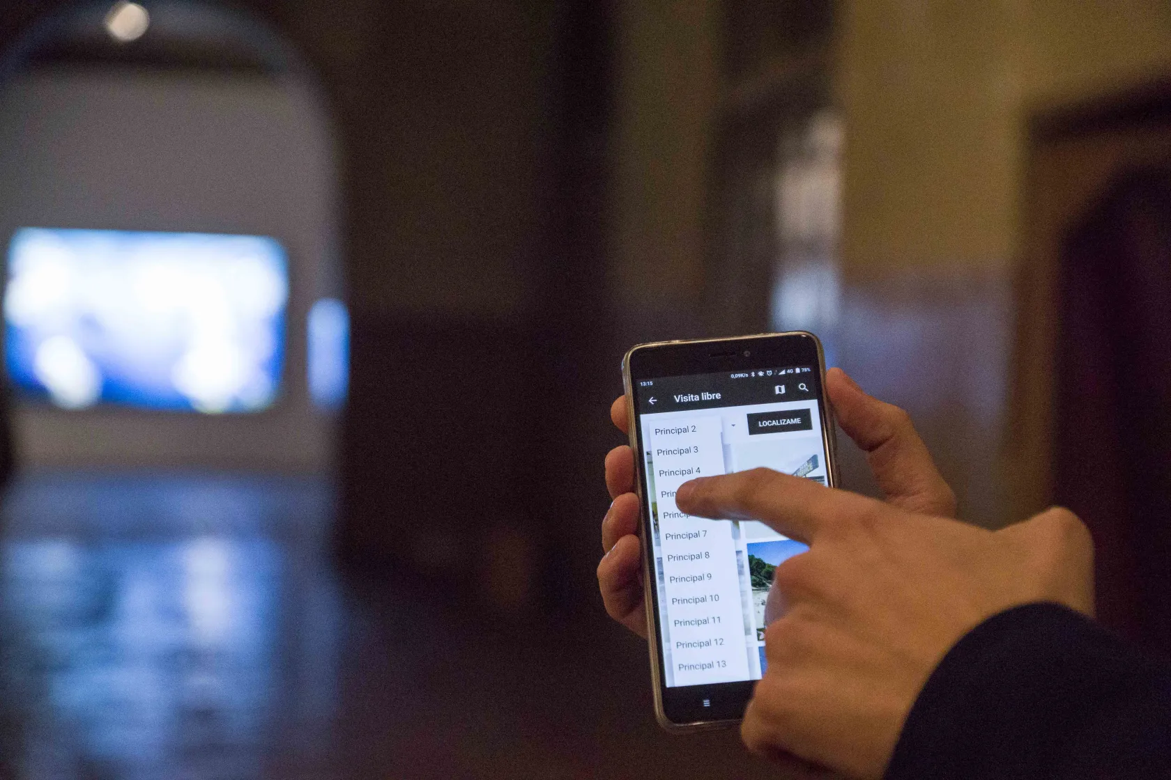 Fotografía de la vista de la aplicación Amuse en el móvil