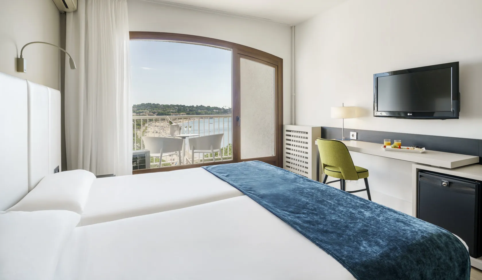 Habitación vista mar del hotel ILUNION Caleta Park